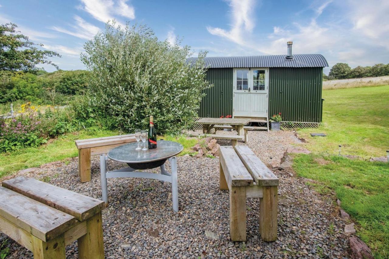 Haven View - 1 Bedroom Shepherds Hut - St Ishmaels Saint Ishmaels  Exterior photo